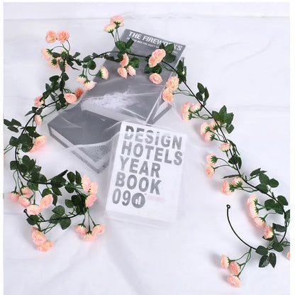 Girlanda ze sztucznych róż 2 m – biała