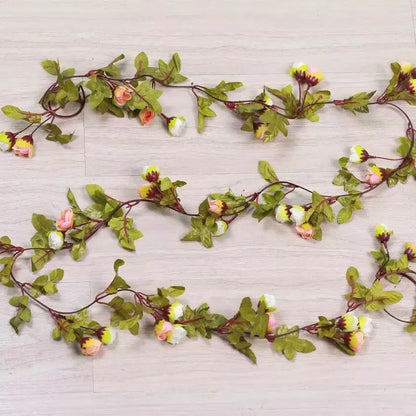 Girlanda ze sztucznych róż 2 m – biała