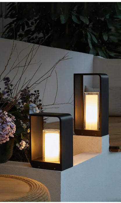 Solarny kinkiet ogrodowy LED – wodoodporna lampa na ogrodzenie