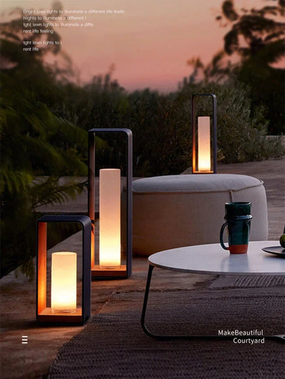 Solarny kinkiet ogrodowy LED – wodoodporna lampa na ogrodzenie