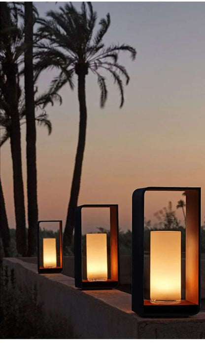 Solarny kinkiet ogrodowy LED – wodoodporna lampa na ogrodzenie