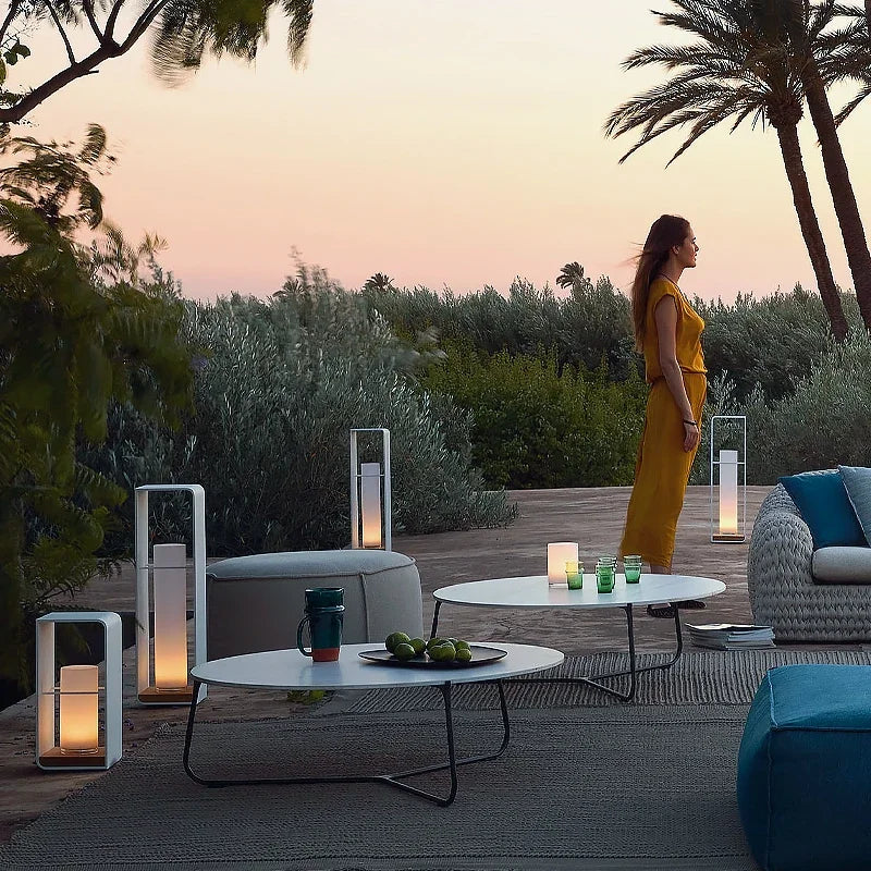 Solarny kinkiet ogrodowy LED – wodoodporna lampa na ogrodzenie