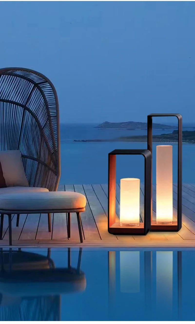 Solarny kinkiet ogrodowy LED – wodoodporna lampa na ogrodzenie