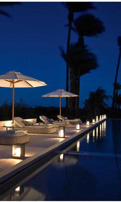 Solarny kinkiet ogrodowy LED – wodoodporna lampa na ogrodzenie