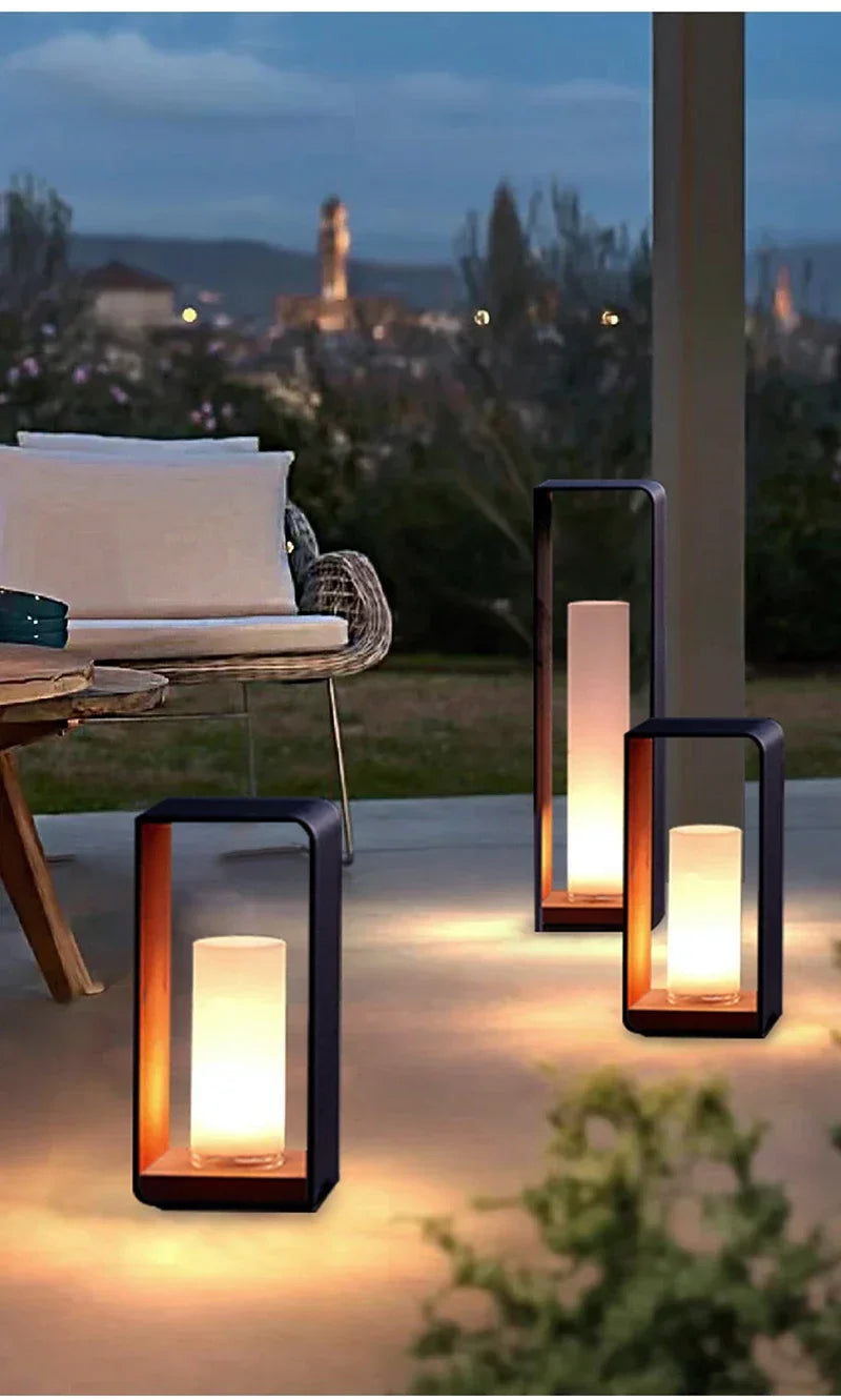 Solarny kinkiet ogrodowy LED – wodoodporna lampa na ogrodzenie