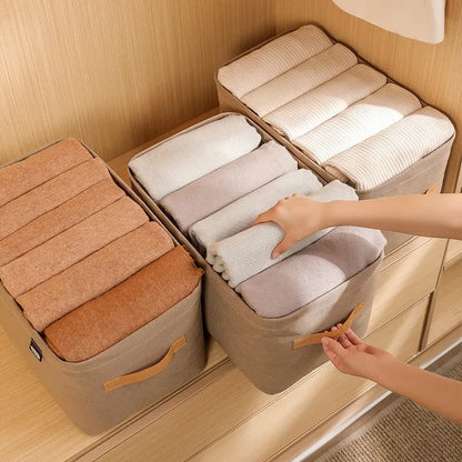 Organizer na ubrania do szafy – przegródki na spodnie i swetry